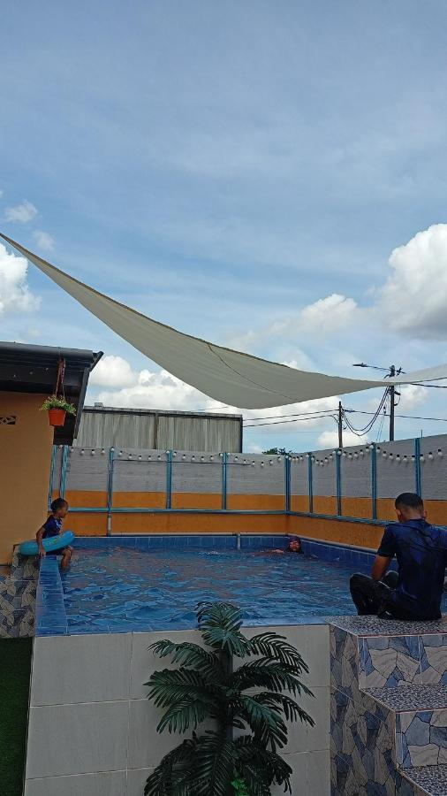 Ns Homestay Private Pool Distrikt Tanah Merah Exterior foto